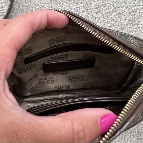 EUC Michael Kors Crossbody Bag in Logo-print Canvas - Picture 8 of 12